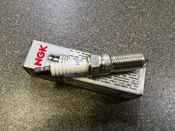 Свеча зажигания Форд Фокус-2,3 1.4-1.6 платина NGK