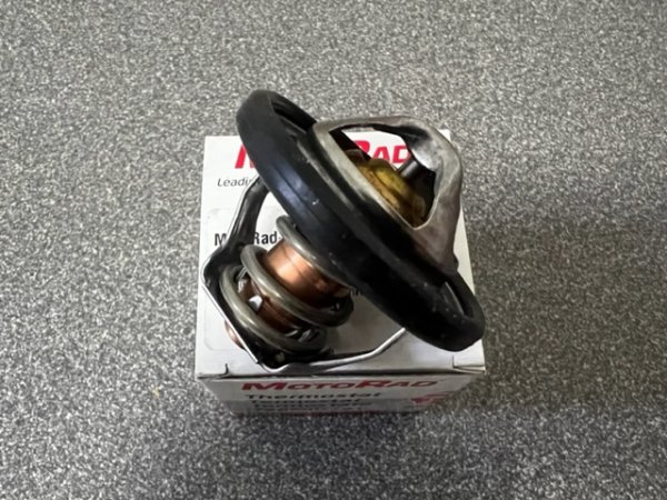 Термостат Форд Фокус-2,3 1.4-1.6 л Motorad