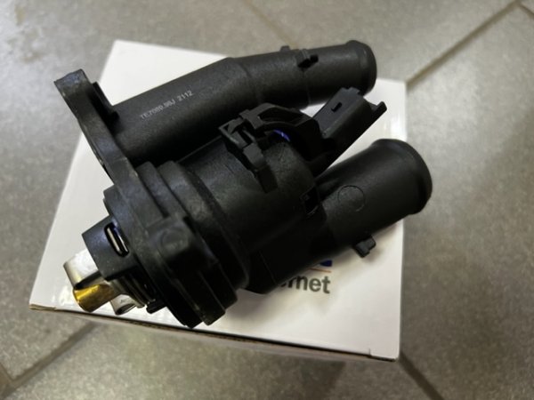 Термостат Форд Фокус-2 1.6 л 115 лс до 2007 г Vernet