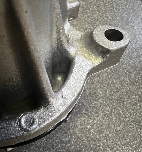 Насос водяной (помпа) Форд Фокус-2,3 1.8-2.0 Pierburg