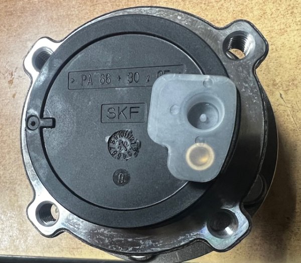 Ступица задняя Форд Фокус-2 SKF с болтами